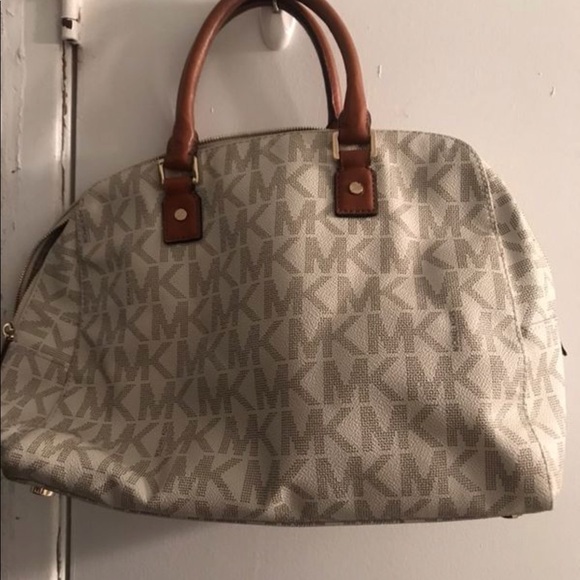 MK purse - Picture 2 of 3